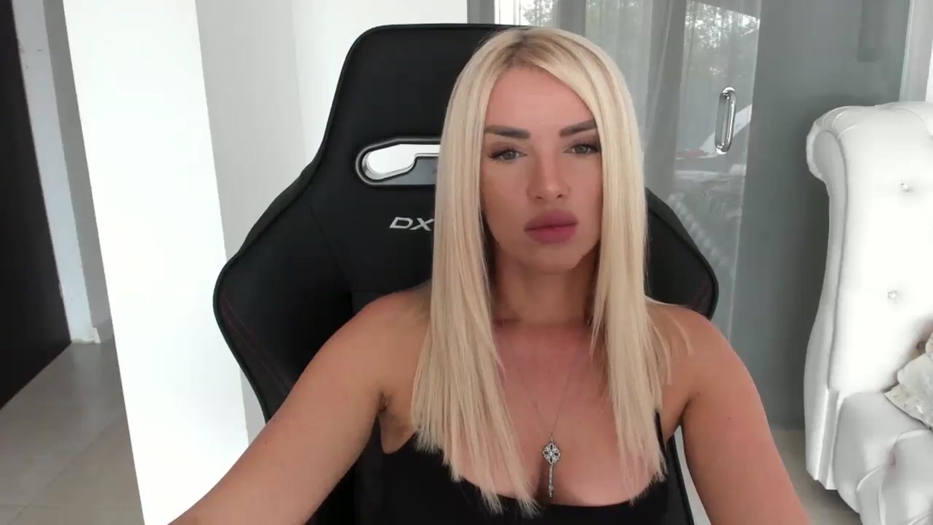 Gallery image thumbnail from Allesia_'s myfreecams stream on, 10/14/2024, 10:07 image 8 of 20