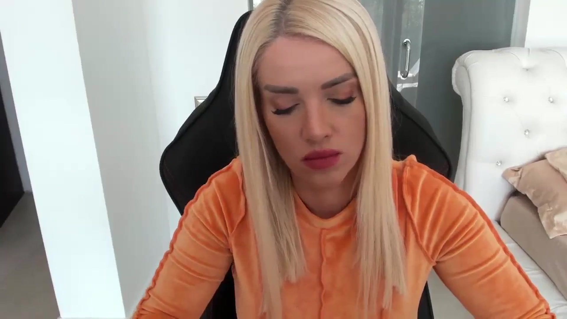Gallery image thumbnail from Allesia_'s myfreecams stream on, 10/18/2024, 11:30 image 4 of 20