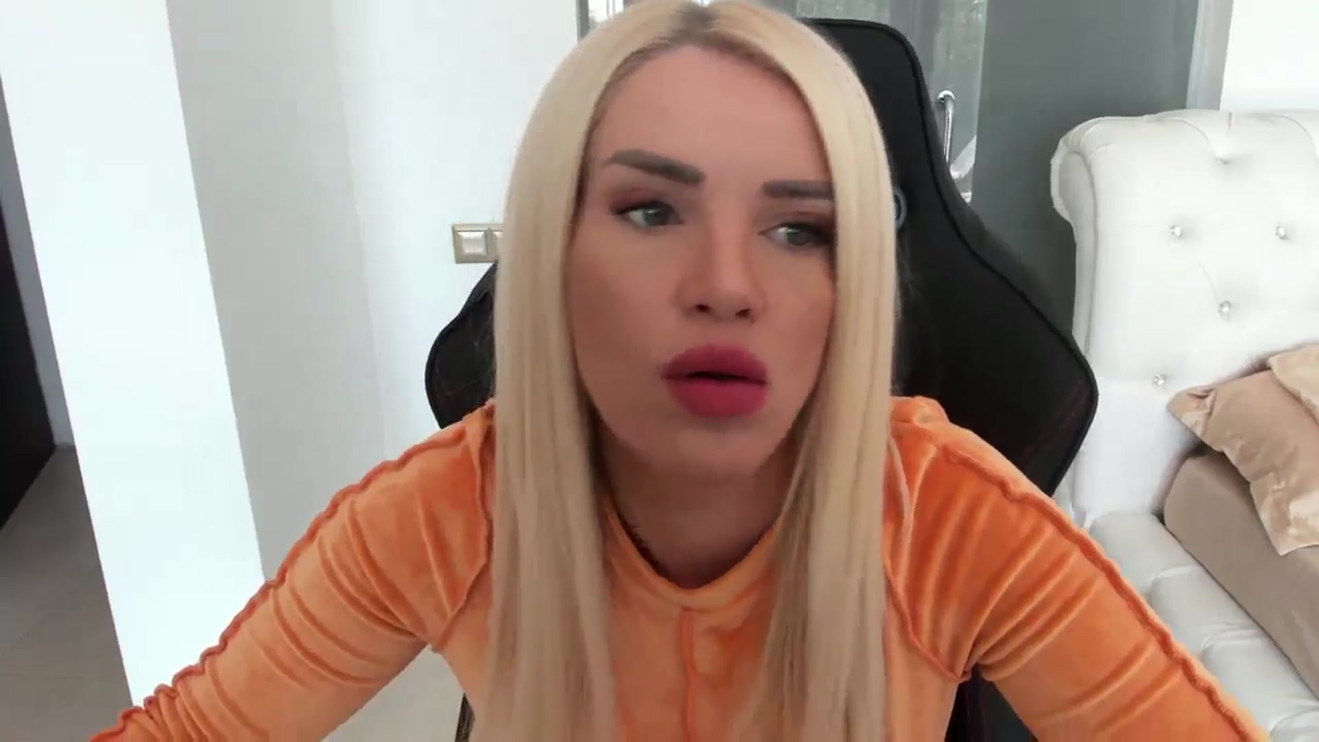 Gallery image thumbnail from Allesia_'s myfreecams stream on, 10/18/2024, 11:30 image 3 of 20