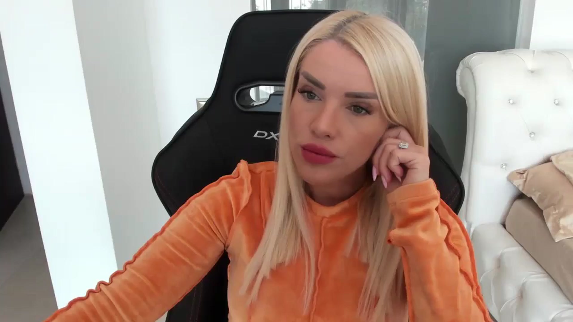 Gallery image thumbnail from Allesia_'s myfreecams stream on, 10/18/2024, 11:30 image 1 of 20