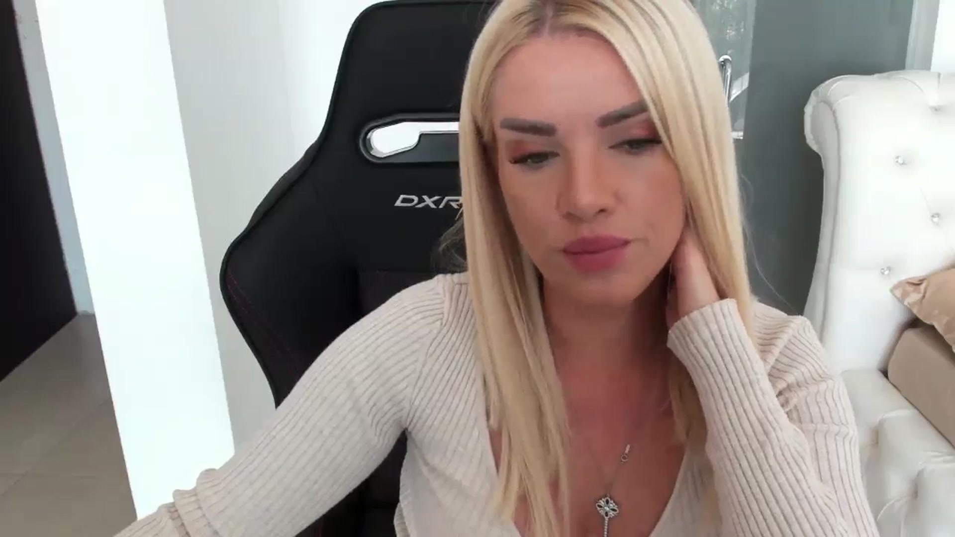 Gallery image thumbnail from Allesia_'s myfreecams stream on, 10/20/2024, 10:29 image 20 of 20