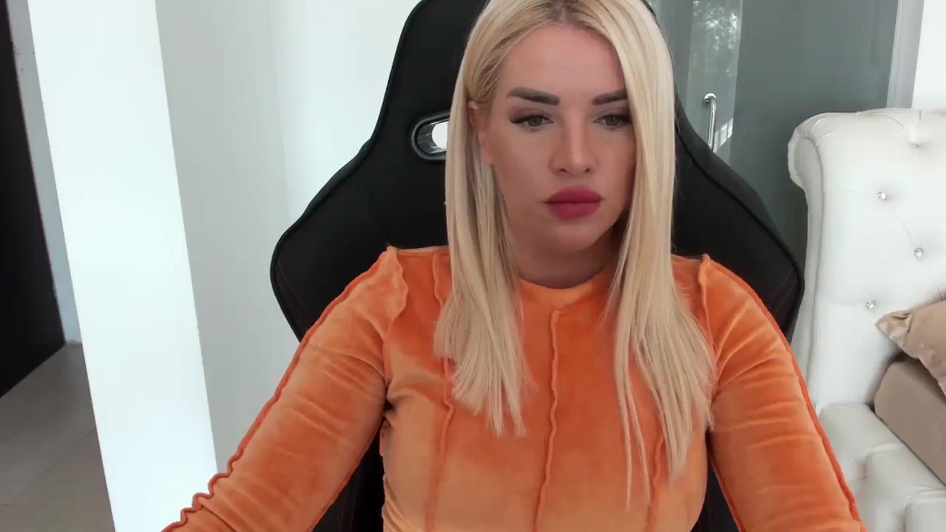 Gallery image thumbnail from Allesia_'s myfreecams stream on, 10/23/2024, 10:48 image 5 of 20
