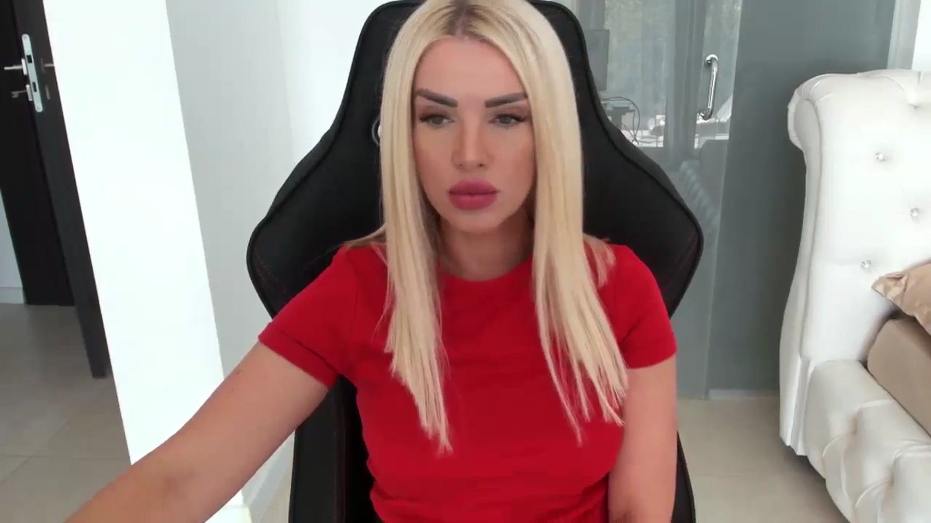 Gallery image thumbnail from Allesia_'s myfreecams stream on, 10/26/2024, 10:59 image 11 of 20