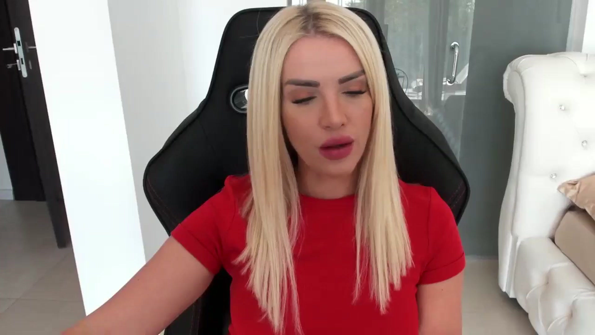 Gallery image thumbnail from Allesia_'s myfreecams stream on, 10/26/2024, 10:59 image 1 of 20