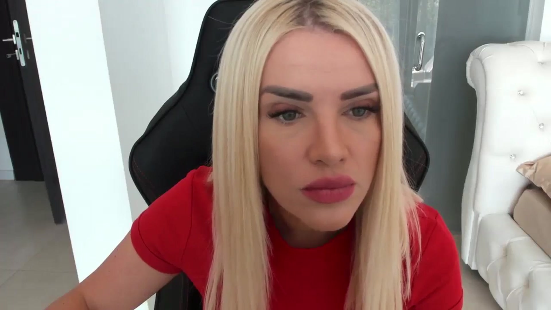 Gallery image thumbnail from Allesia_'s myfreecams stream on, 10/26/2024, 10:59 image 17 of 20