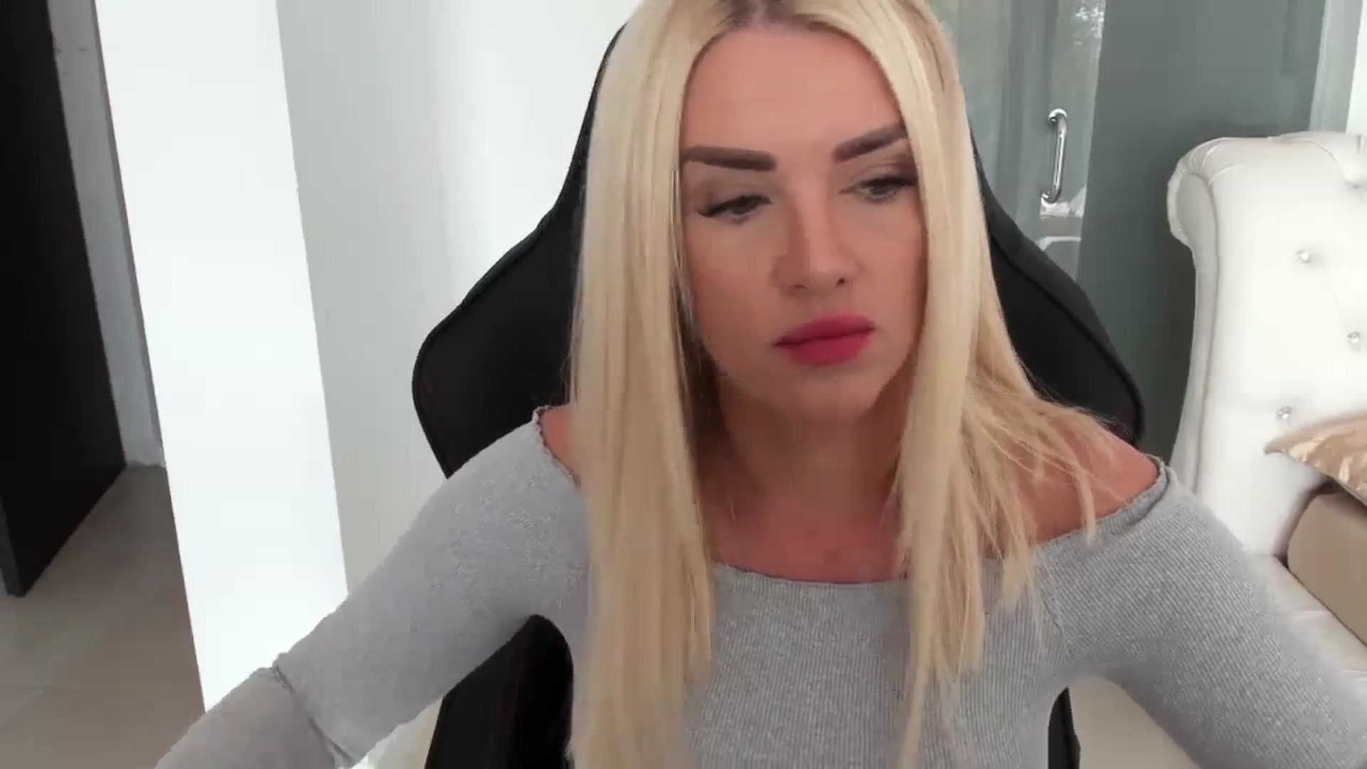 Gallery image thumbnail from Allesia_'s myfreecams stream on, 10/29/2024, 11:34 image 2 of 20