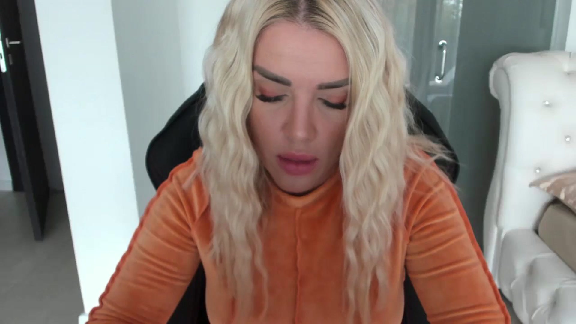 Gallery image thumbnail from Allesia_'s myfreecams stream on, 10/30/2024, 10:39 image 4 of 20