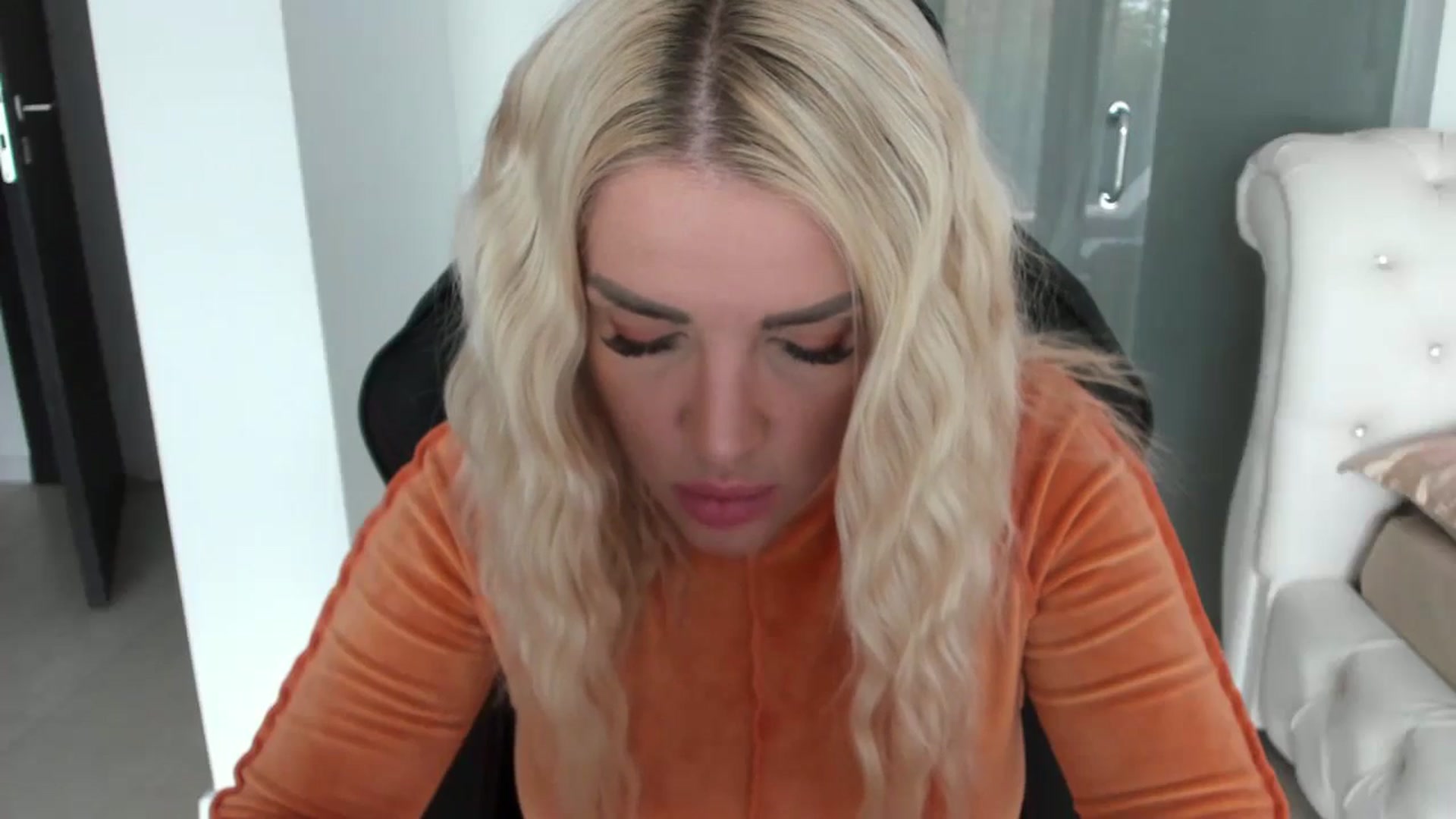 Gallery image thumbnail from Allesia_'s myfreecams stream on, 10/30/2024, 10:39 image 2 of 20
