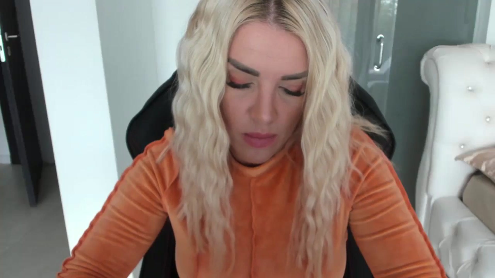Gallery image thumbnail from Allesia_'s myfreecams stream on, 10/30/2024, 10:39 image 6 of 20
