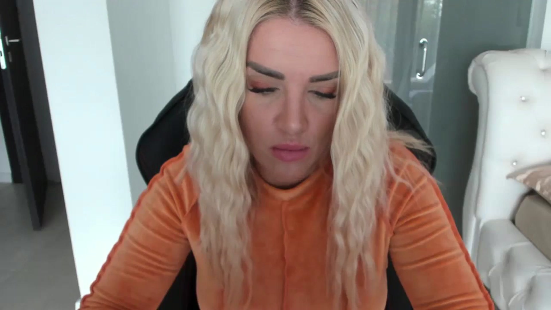 Gallery image thumbnail from Allesia_'s myfreecams stream on, 10/30/2024, 10:39 image 5 of 20