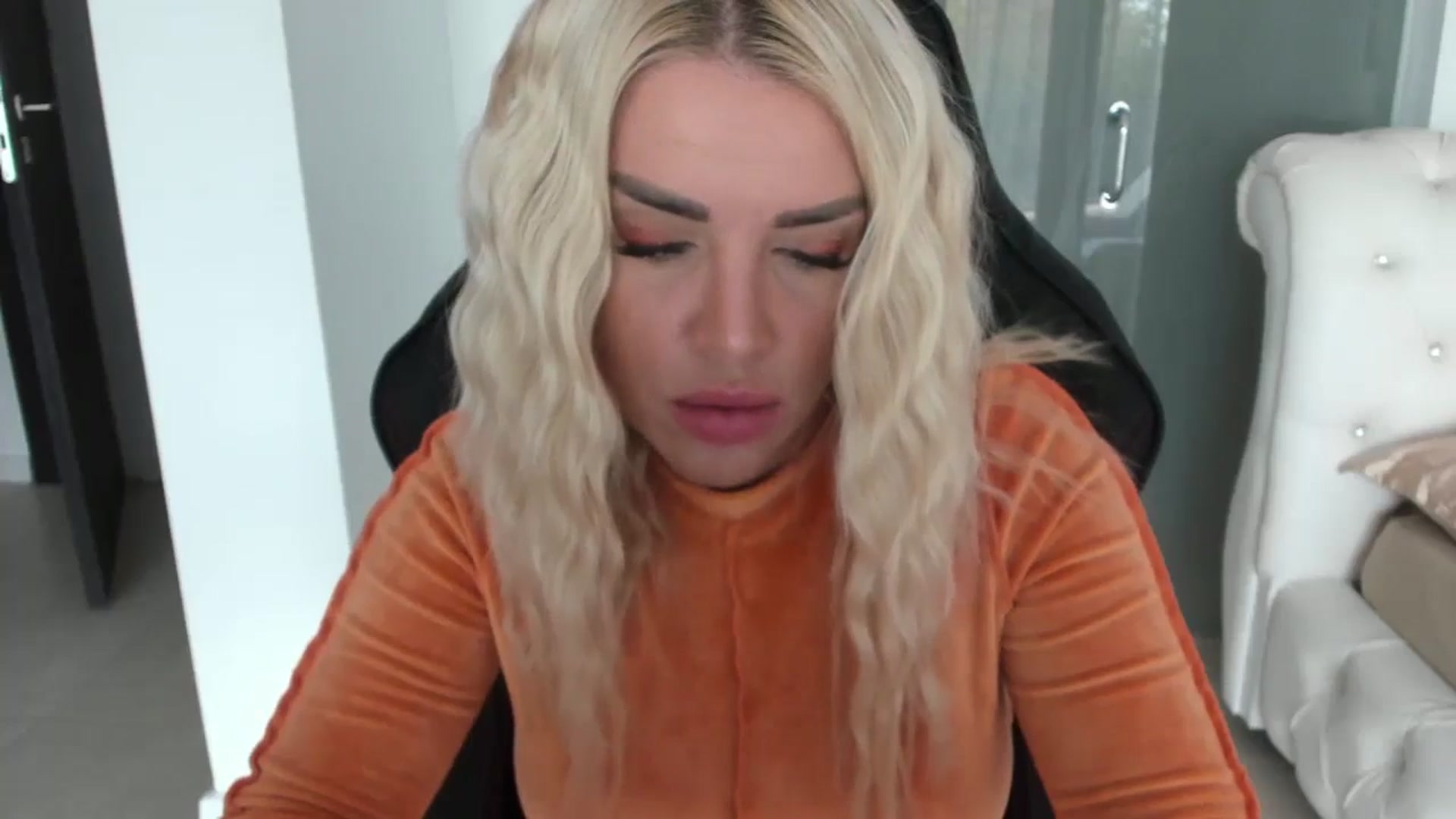Gallery image thumbnail from Allesia_'s myfreecams stream on, 10/30/2024, 10:39 image 10 of 20