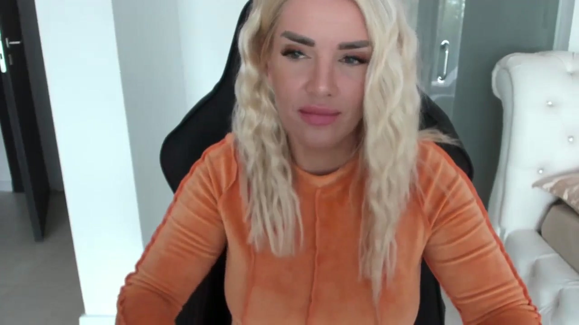Gallery image thumbnail from Allesia_'s myfreecams stream on, 10/30/2024, 10:39 image 12 of 20