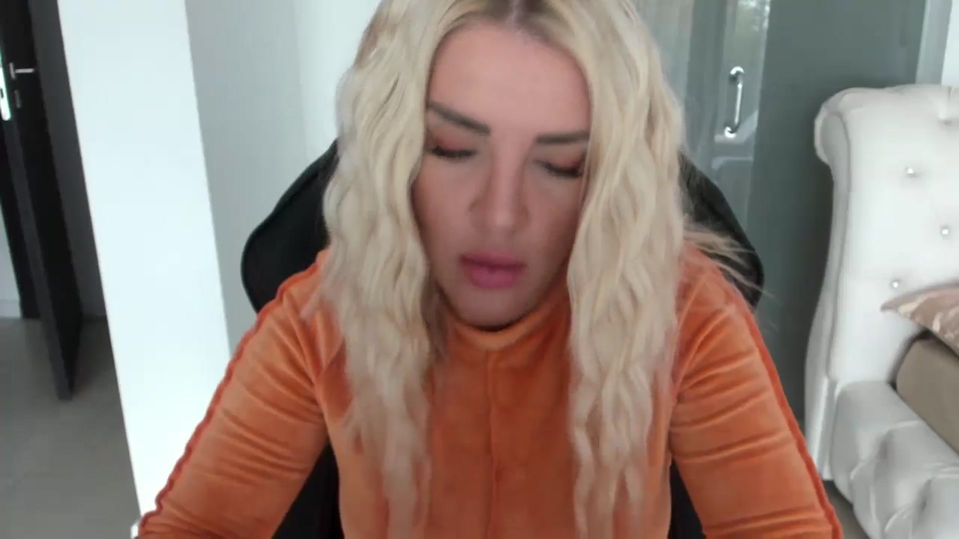 Gallery image thumbnail from Allesia_'s myfreecams stream on, 10/30/2024, 10:39 image 3 of 20