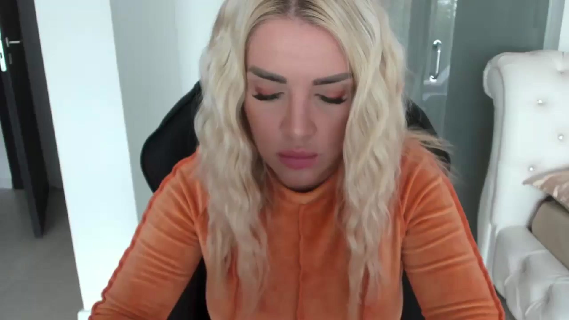 Gallery image thumbnail from Allesia_'s myfreecams stream on, 10/30/2024, 10:39 image 1 of 20