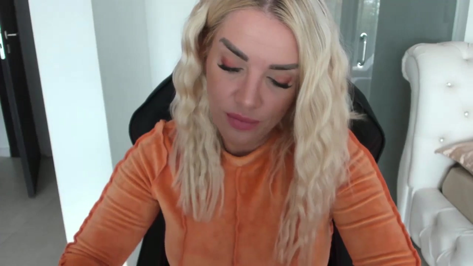 Gallery image thumbnail from Allesia_'s myfreecams stream on, 10/30/2024, 10:39 image 13 of 20