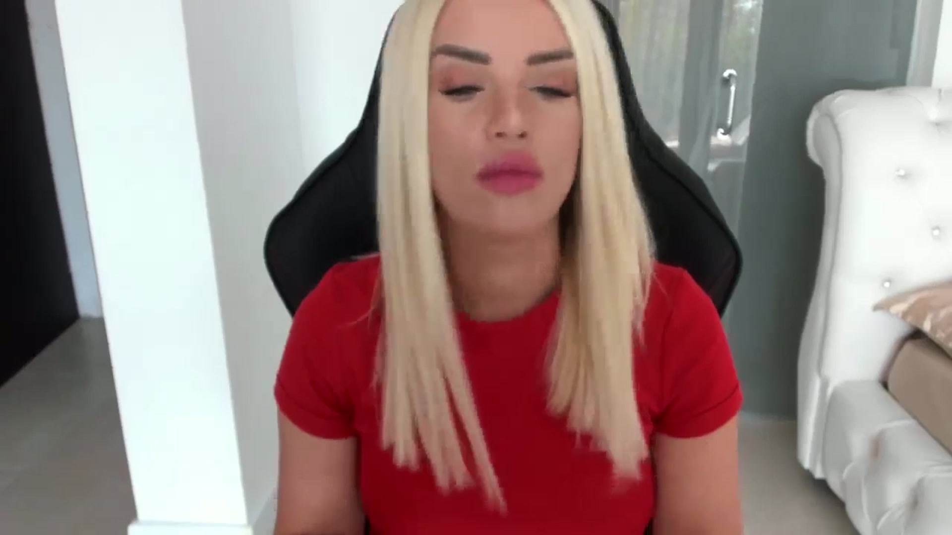 Gallery image thumbnail from Allesia_'s myfreecams stream on, 10/31/2024, 11:43 image 17 of 20