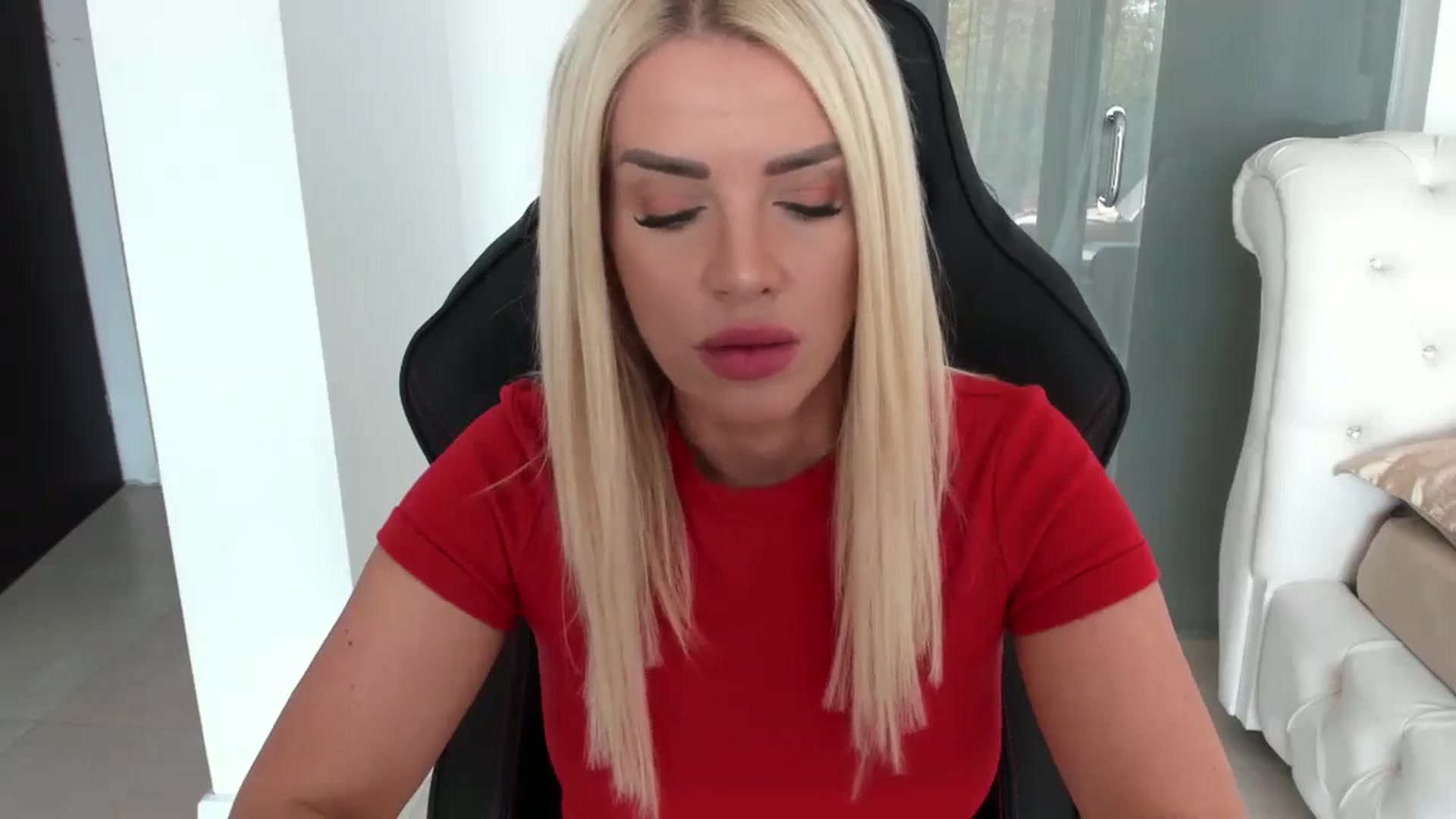 Gallery image thumbnail from Allesia_'s myfreecams stream on, 10/31/2024, 11:43 image 15 of 20
