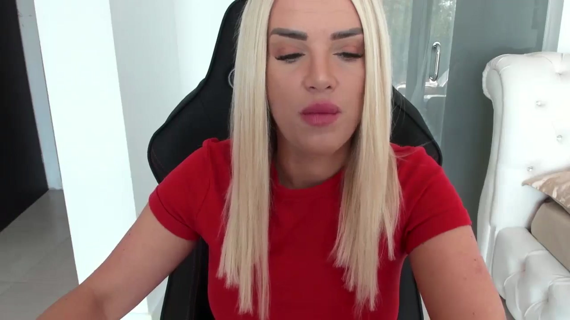 Gallery image thumbnail from Allesia_'s myfreecams stream on, 10/31/2024, 11:43 image 3 of 20