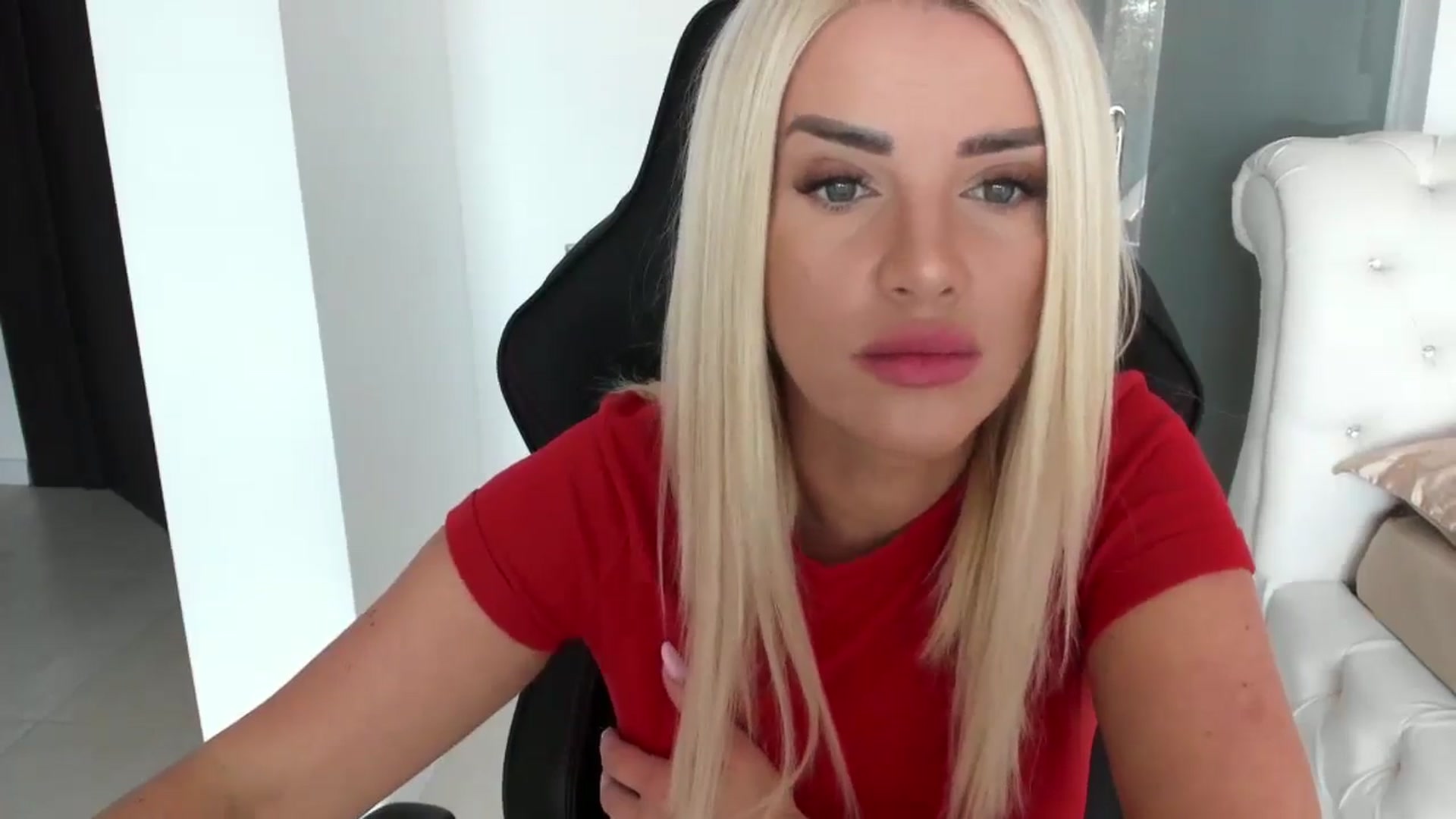 Gallery image thumbnail from Allesia_'s myfreecams stream on, 10/31/2024, 12:33 image 3 of 20