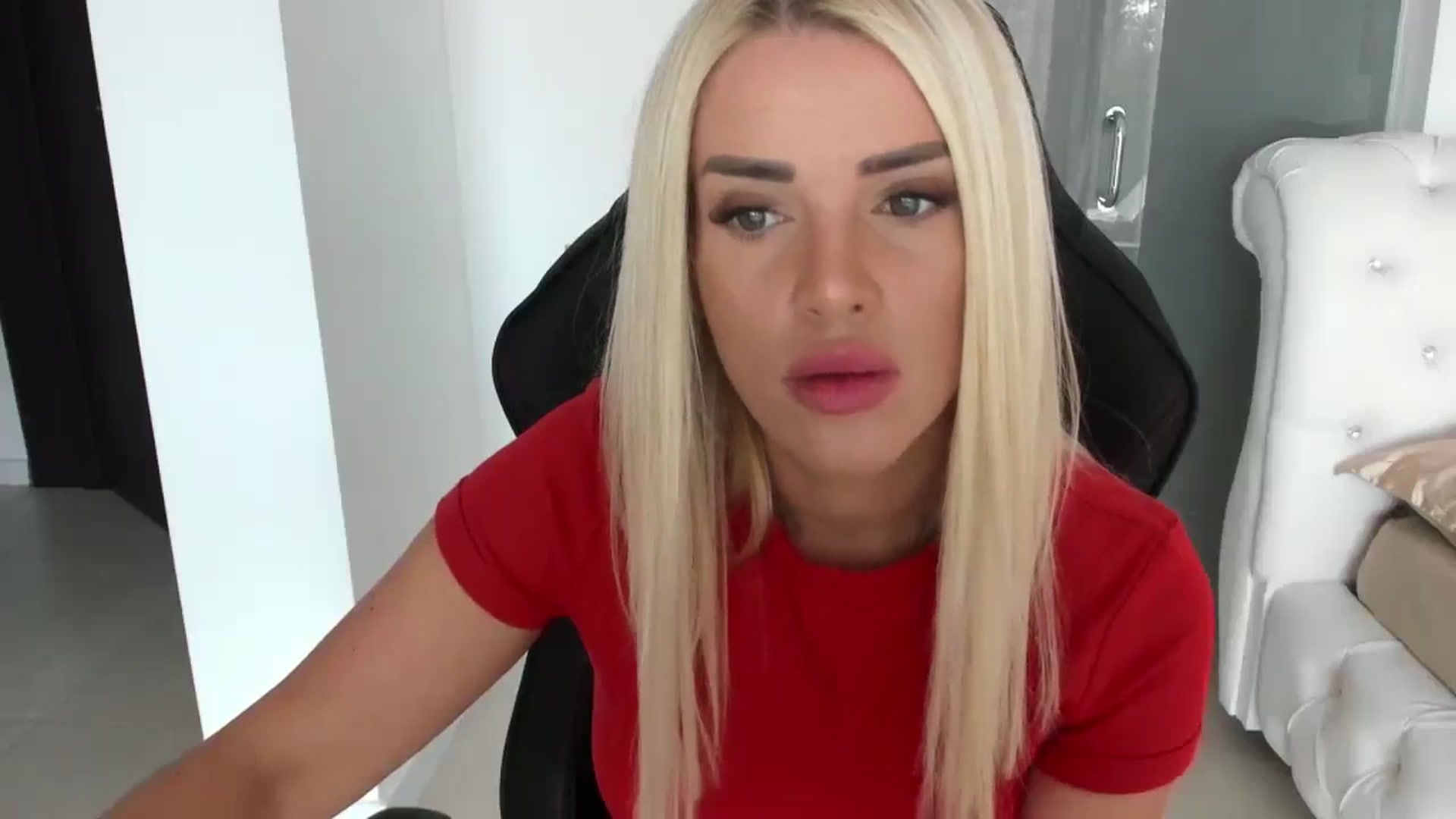 Gallery image thumbnail from Allesia_'s myfreecams stream on, 10/31/2024, 12:33 image 2 of 20