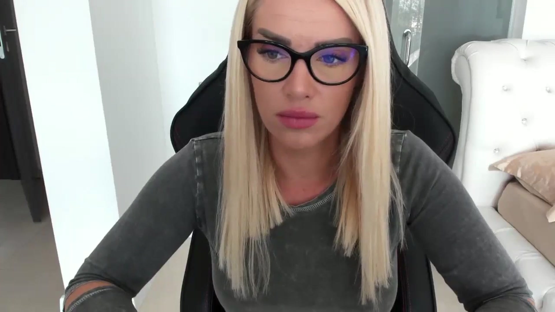 Gallery image thumbnail from Allesia_'s myfreecams stream on, 11/04/2024, 11:27 image 18 of 20