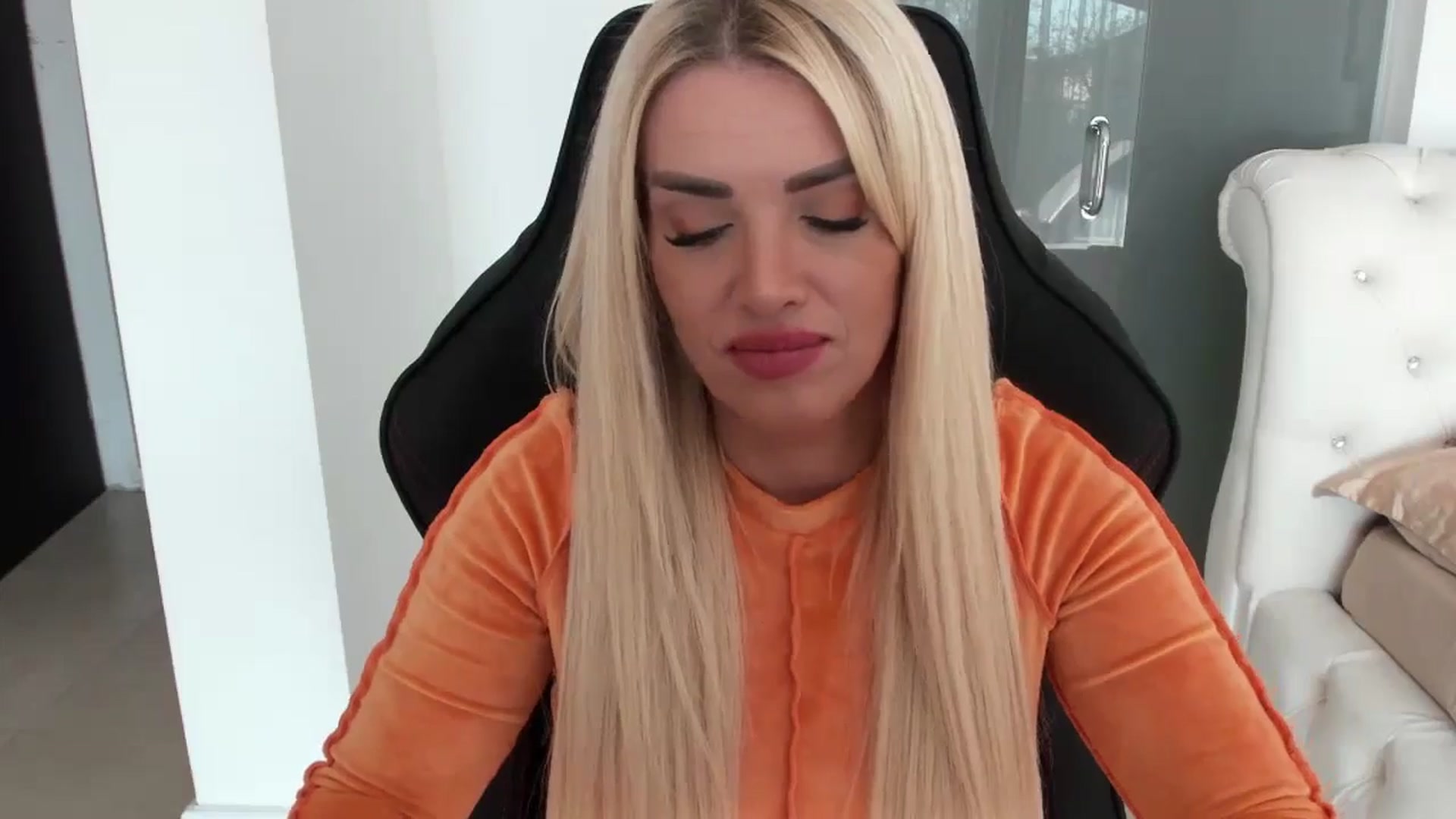 Gallery image thumbnail from Allesia_'s myfreecams stream on, 11/20/2024, 12:03 image 9 of 20
