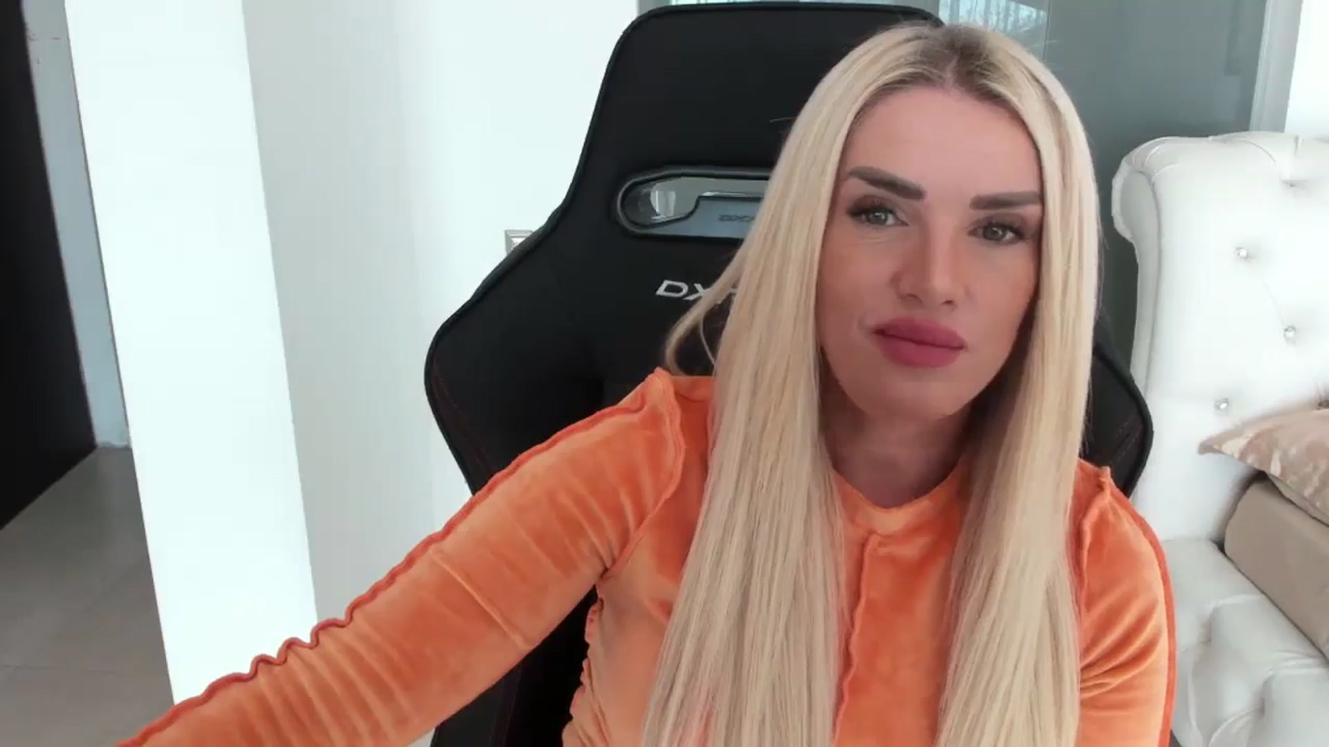 Gallery image thumbnail from Allesia_'s myfreecams stream on, 11/20/2024, 12:03 image 5 of 20
