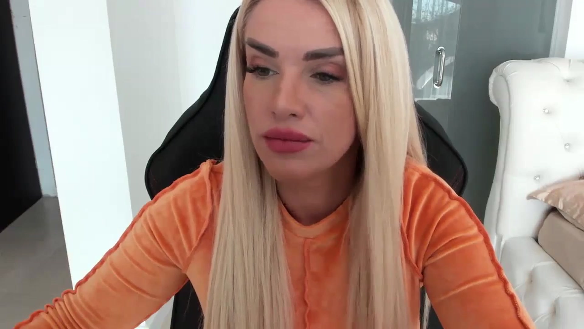 Gallery image thumbnail from Allesia_'s myfreecams stream on, 11/20/2024, 12:03 image 7 of 20