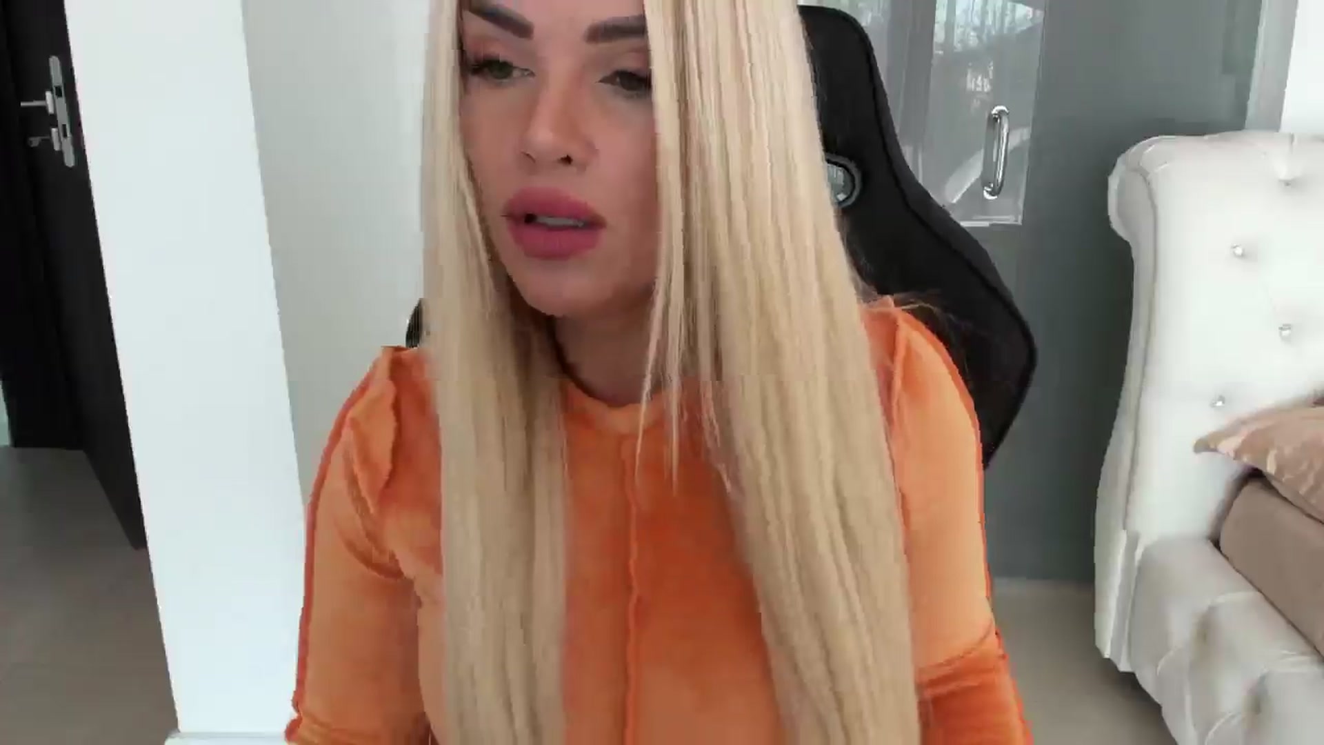 Gallery image thumbnail from Allesia_'s myfreecams stream on, 11/20/2024, 12:03 image 11 of 20