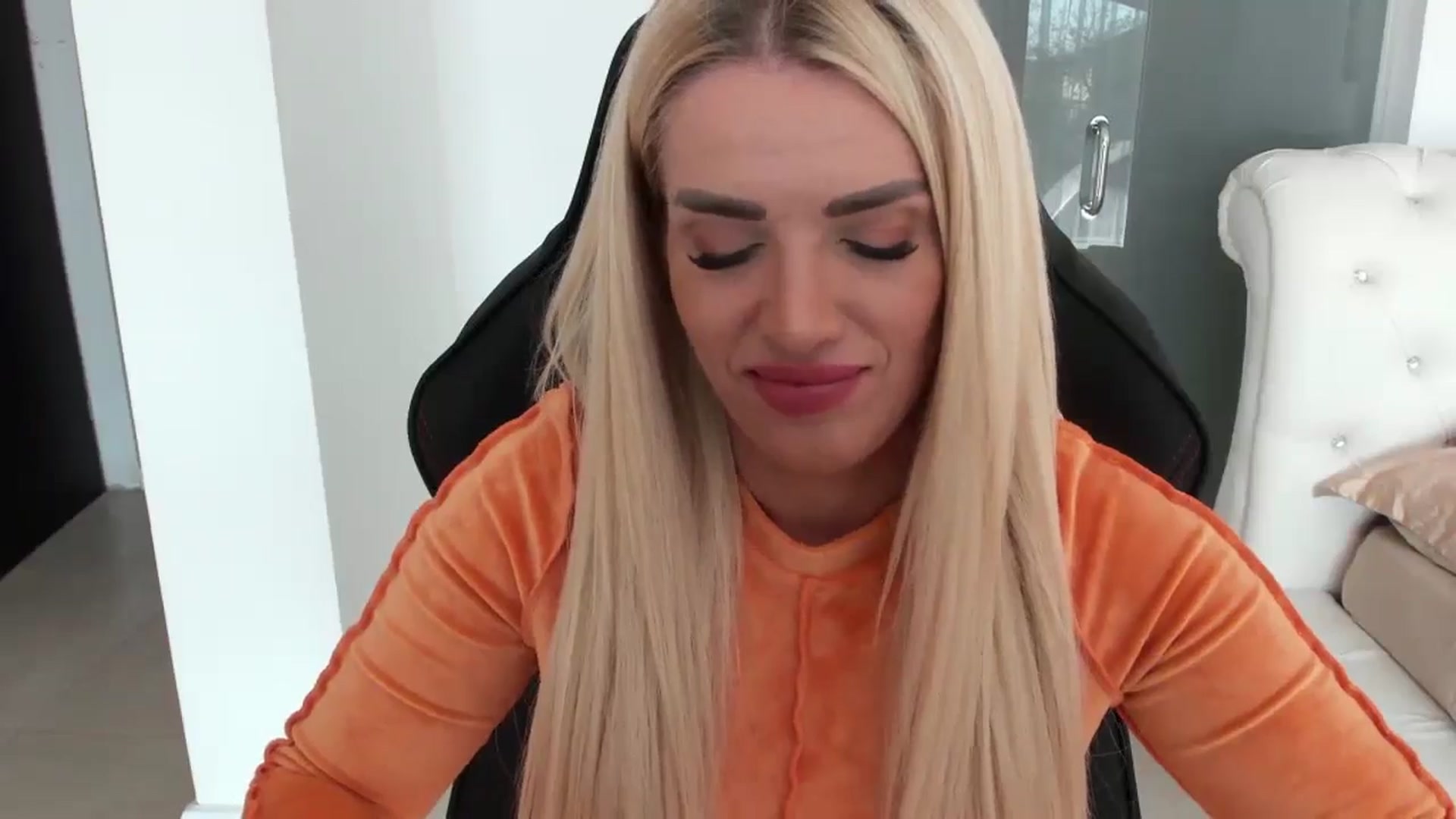 Gallery image thumbnail from Allesia_'s myfreecams stream on, 11/20/2024, 12:03 image 8 of 20