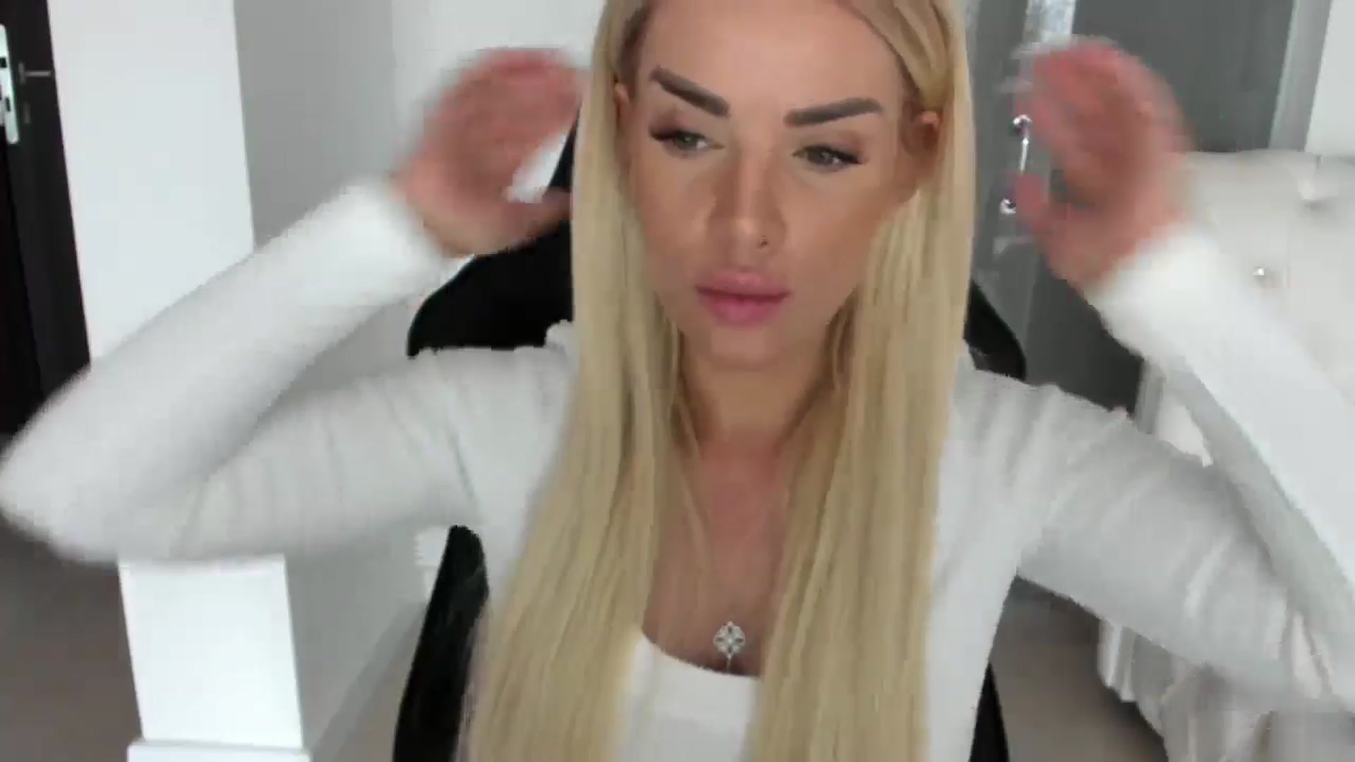 Gallery image thumbnail from Allesia_'s myfreecams stream on, 11/21/2024, 10:45 image 12 of 20