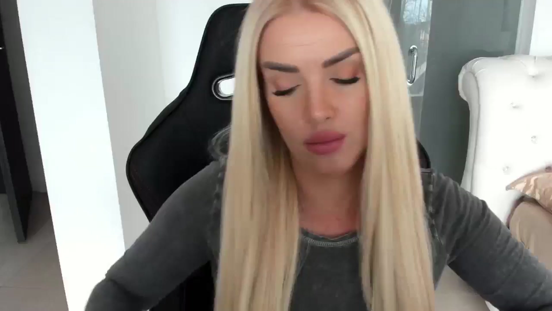 Gallery image thumbnail from Allesia_'s myfreecams stream on, 11/23/2024, 12:08 image 2 of 20
