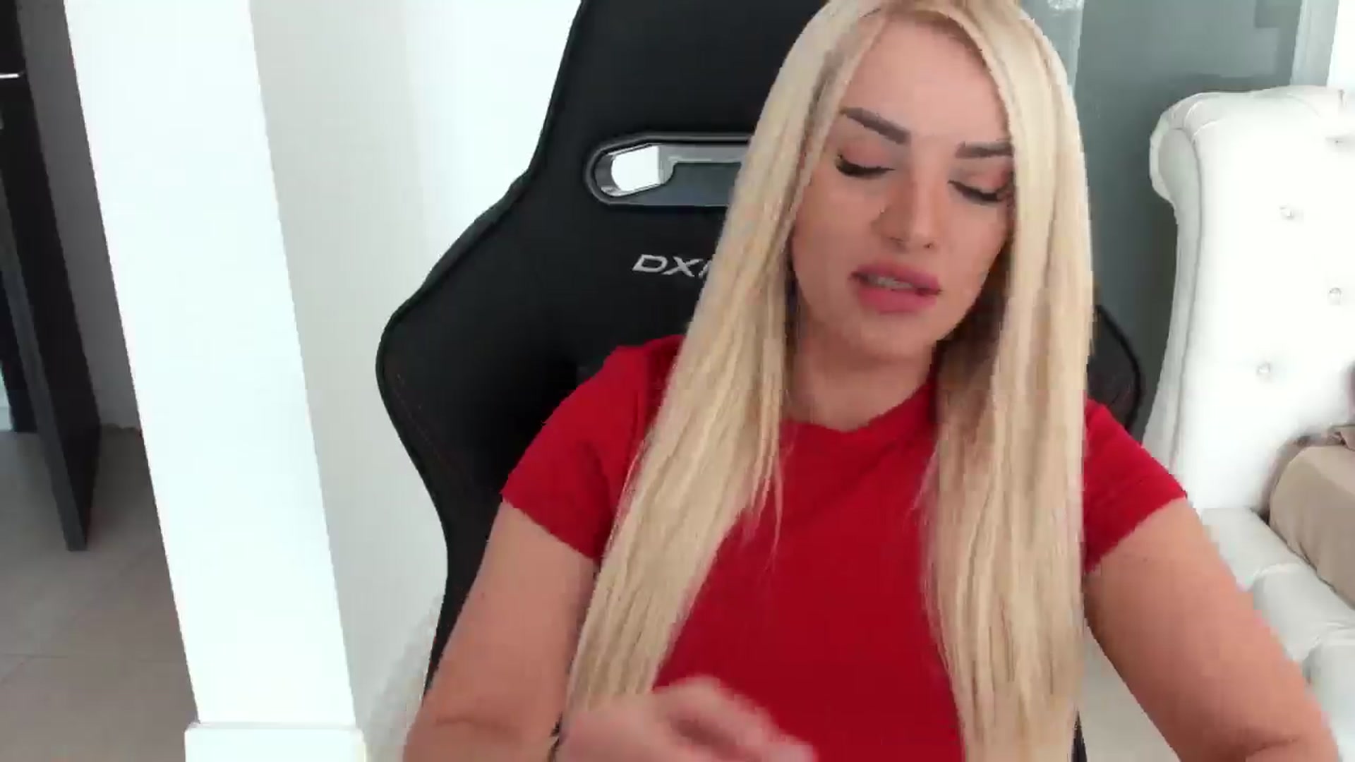 Gallery image thumbnail from Allesia_'s myfreecams stream on, 11/25/2024, 11:52 image 6 of 20