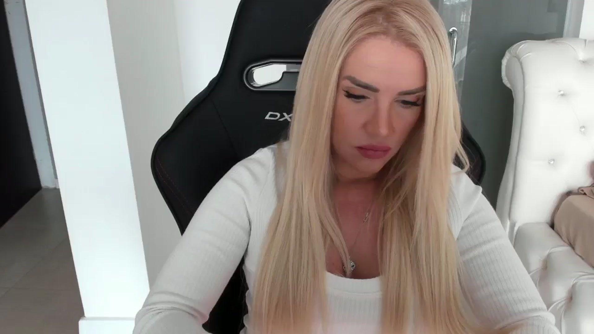 Gallery image thumbnail from Allesia_'s myfreecams stream on, 11/26/2024, 11:05 image 2 of 20