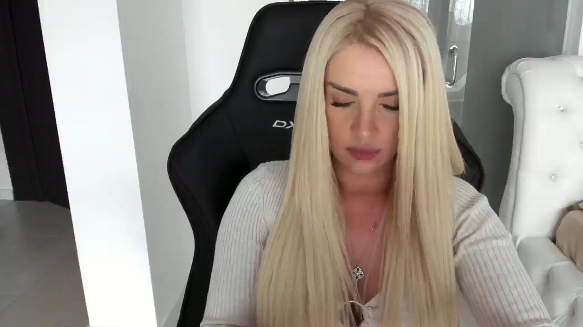 Gallery image thumbnail from Allesia_'s myfreecams stream on, 11/30/2024, 12:28 image 2 of 20