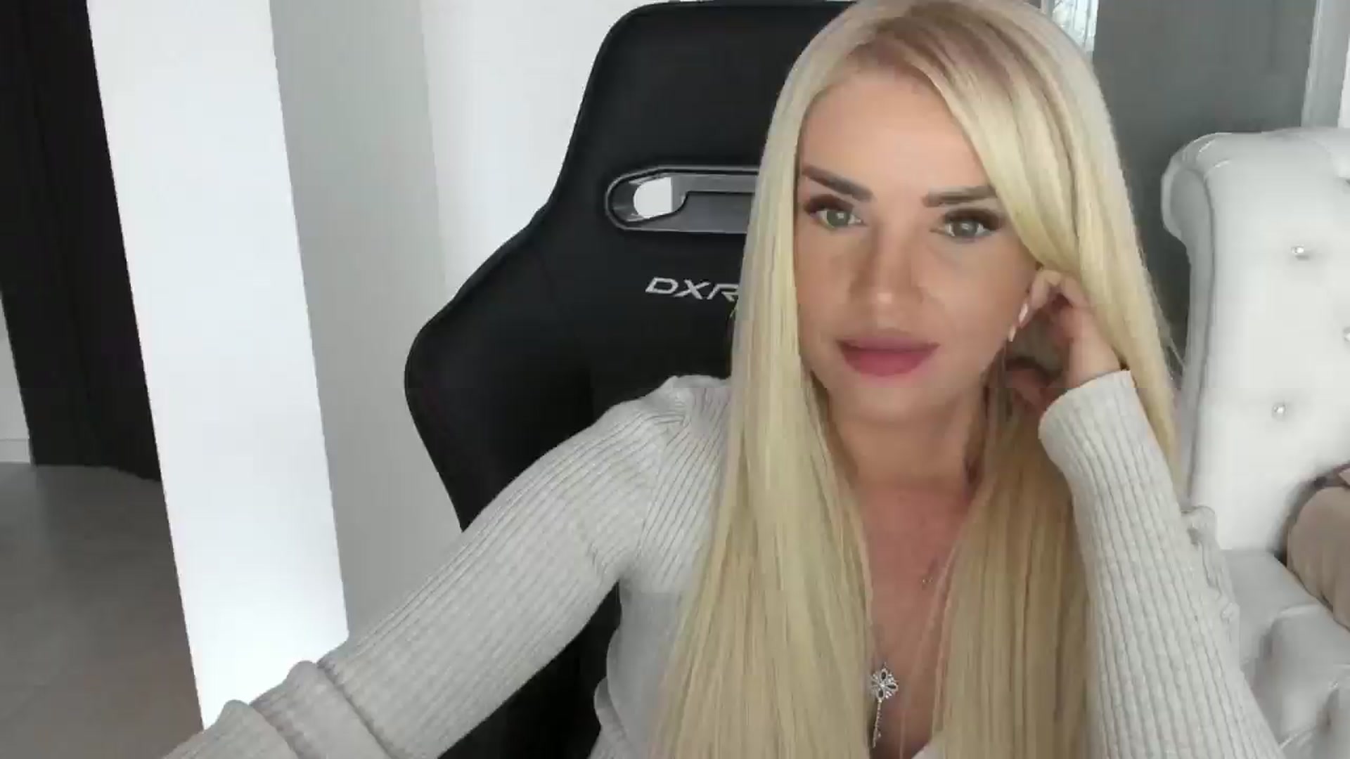 Gallery image thumbnail from Allesia_'s myfreecams stream on, 11/30/2024, 12:28 image 3 of 20