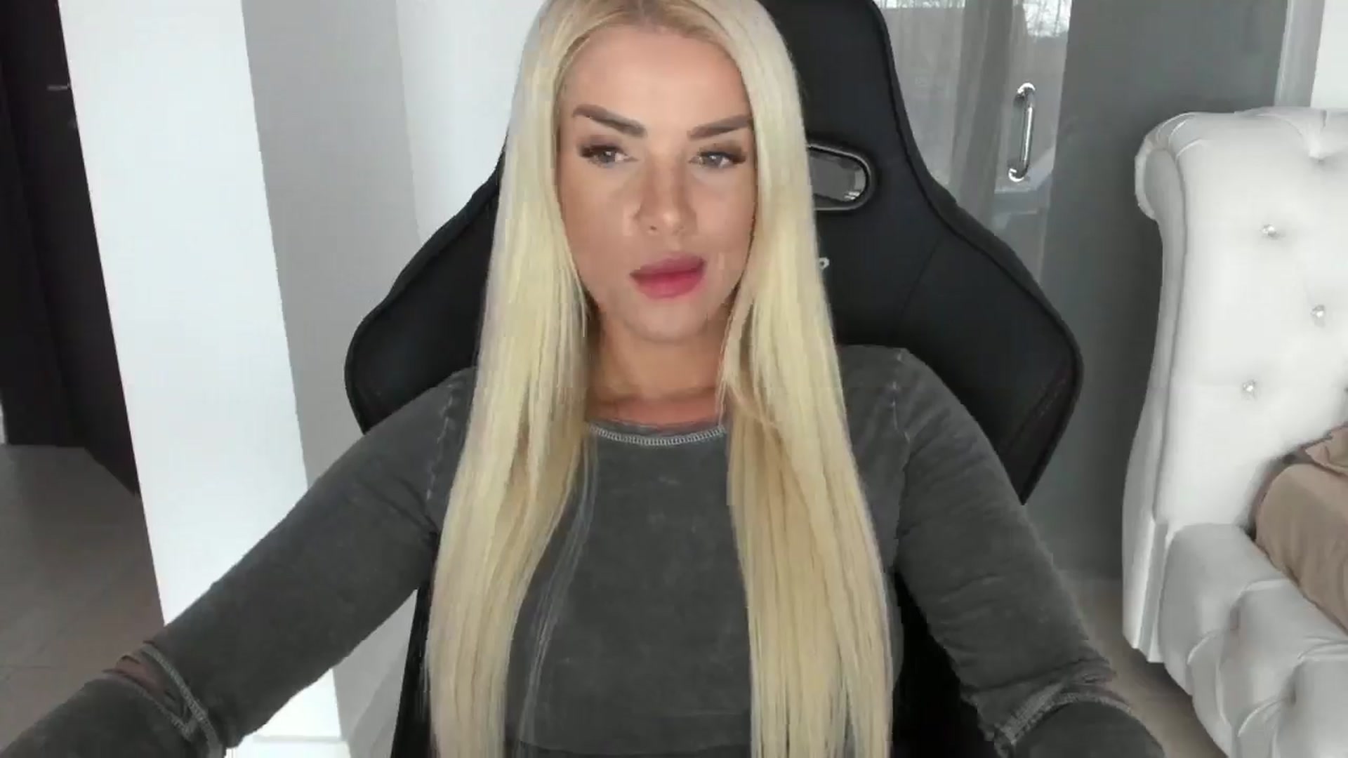 Gallery image thumbnail from Allesia_'s myfreecams stream on, 12/04/2024, 10:55 image 15 of 20