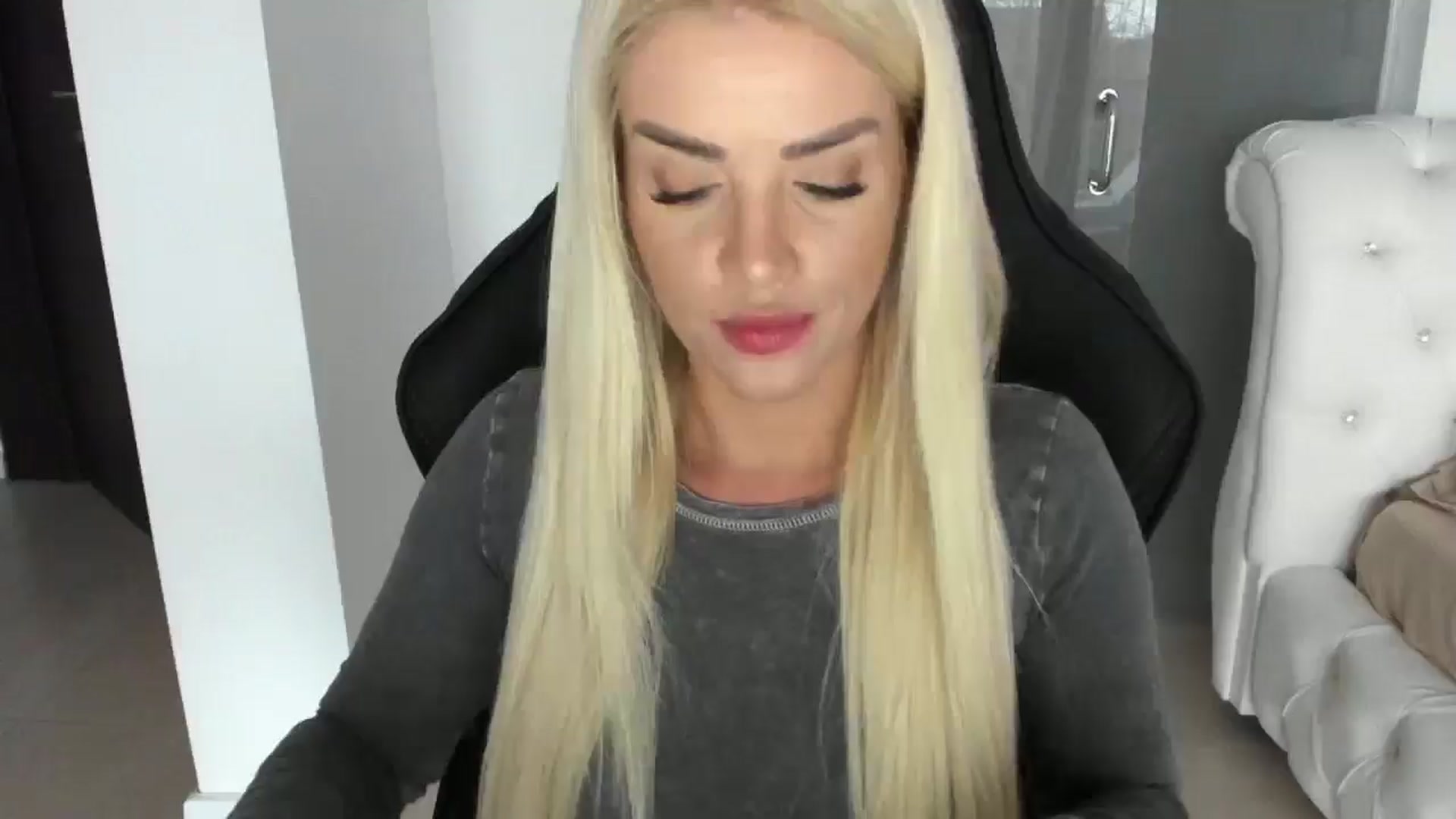 Gallery image thumbnail from Allesia_'s myfreecams stream on, 12/04/2024, 10:55 image 20 of 20