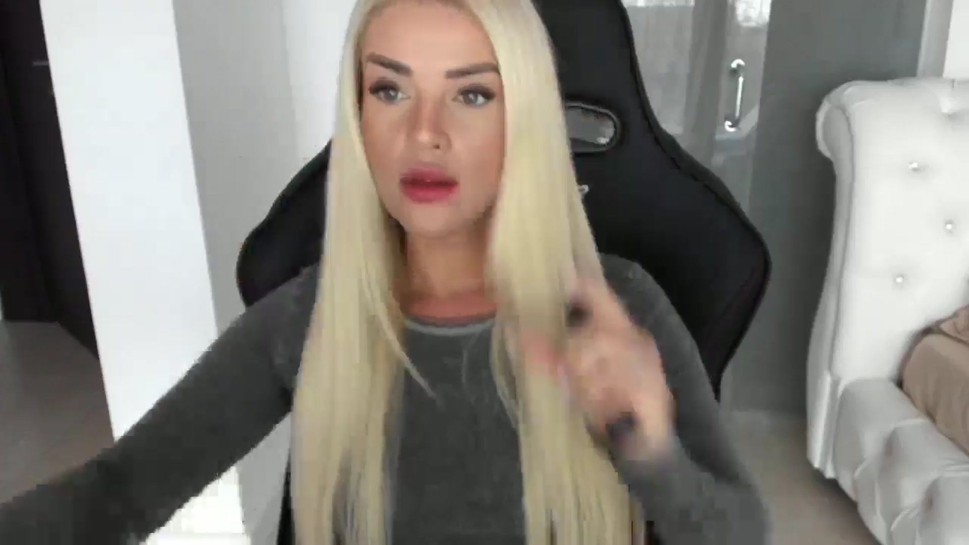 Gallery image thumbnail from Allesia_'s myfreecams stream on, 12/04/2024, 10:55 image 11 of 20