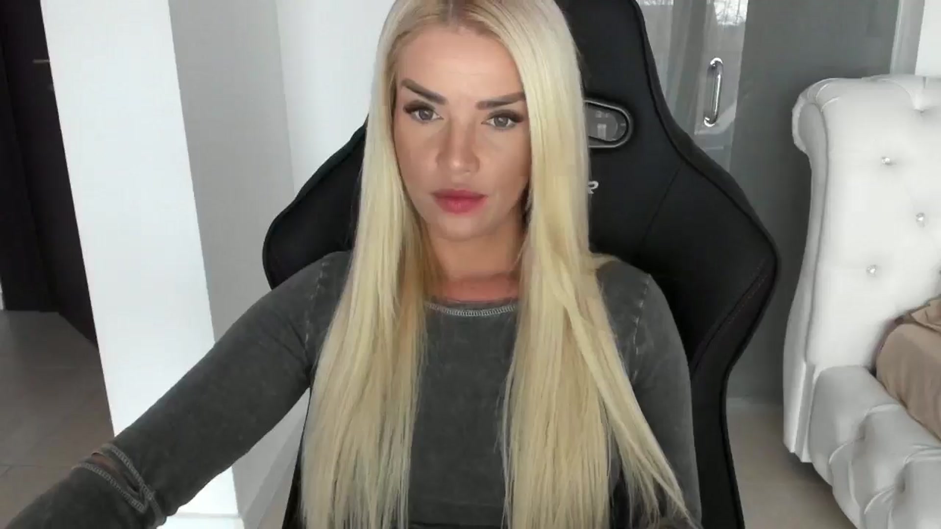 Gallery image thumbnail from Allesia_'s myfreecams stream on, 12/04/2024, 10:55 image 14 of 20