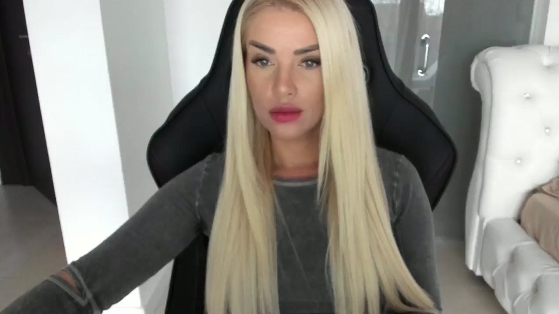 Gallery image thumbnail from Allesia_'s myfreecams stream on, 12/04/2024, 10:55 image 1 of 20