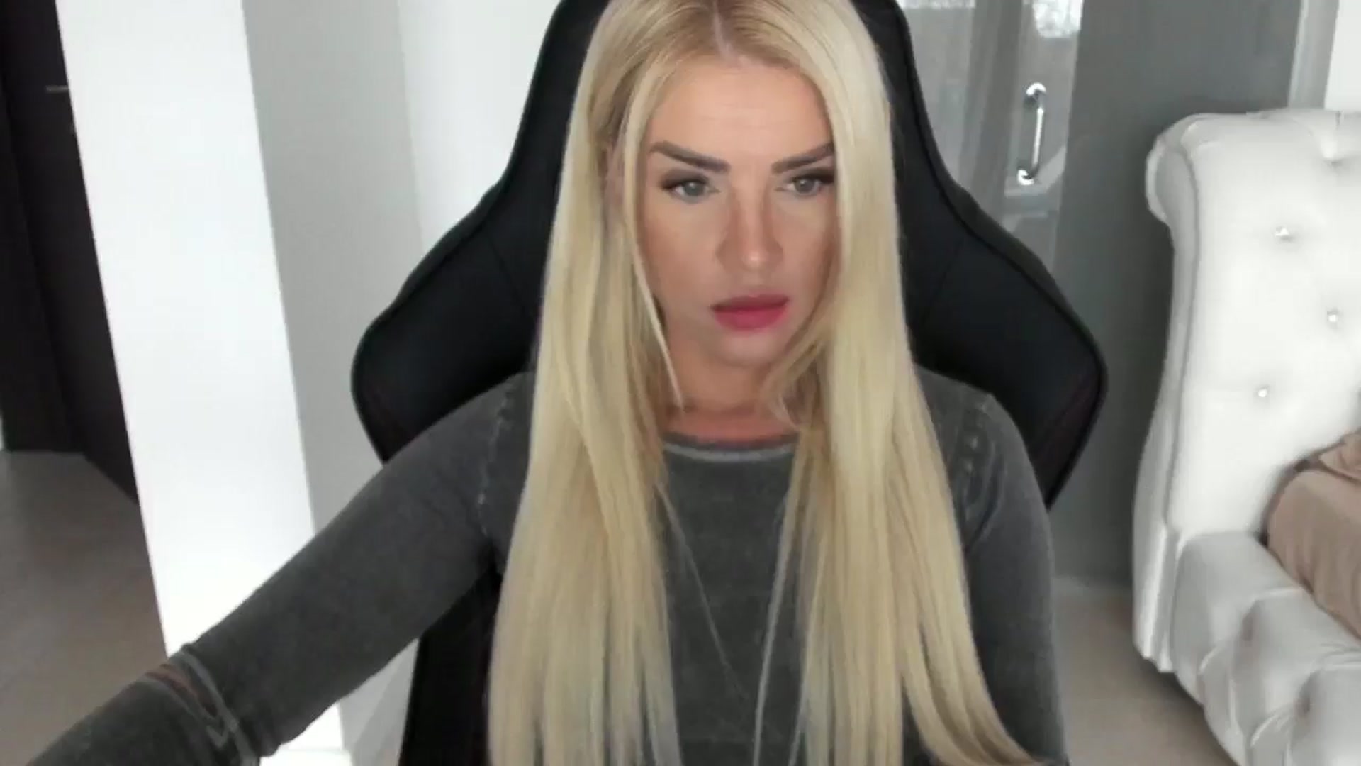 Gallery image thumbnail from Allesia_'s myfreecams stream on, 12/04/2024, 10:55 image 3 of 20