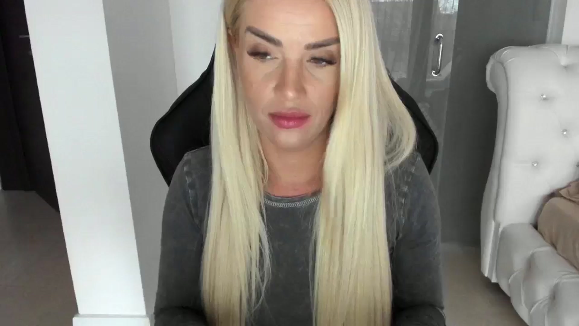 Gallery image thumbnail from Allesia_'s myfreecams stream on, 12/04/2024, 11:41 image 16 of 20