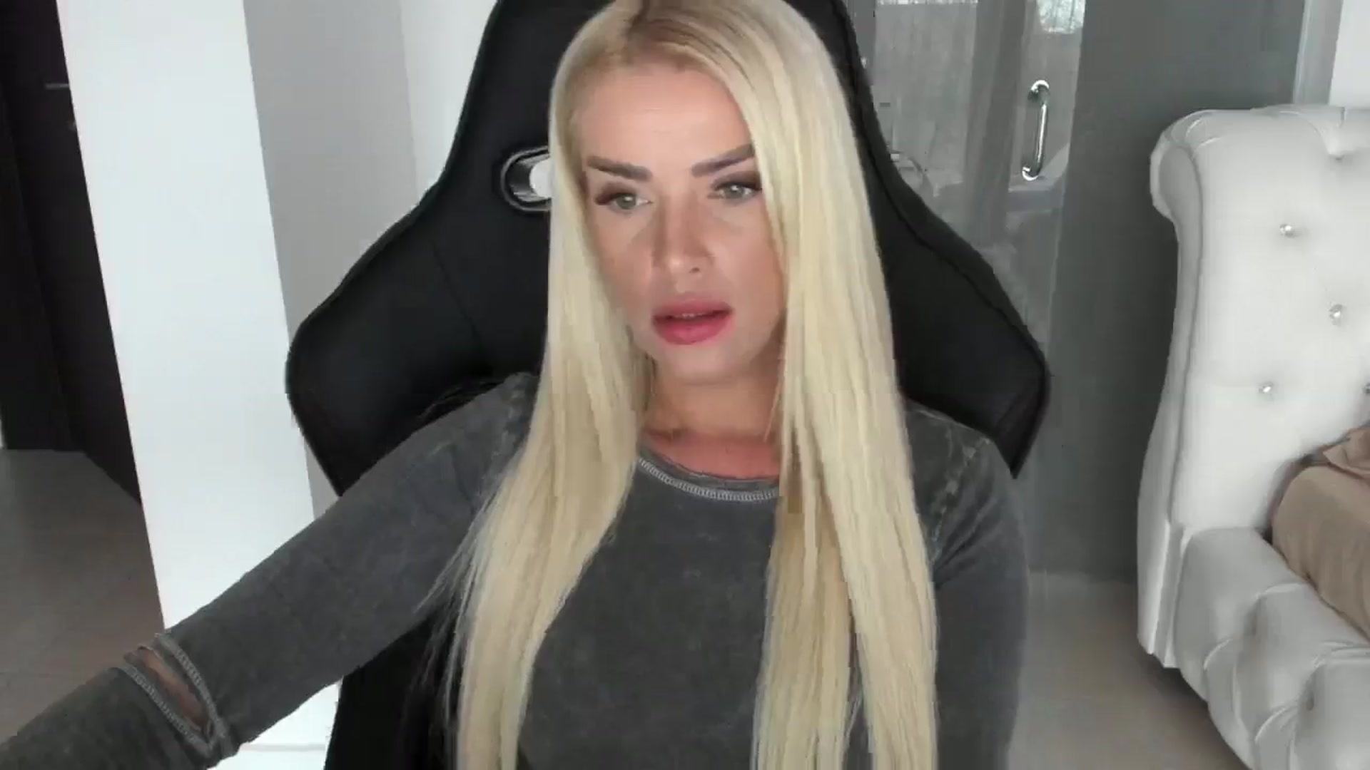Gallery image thumbnail from Allesia_'s myfreecams stream on, 12/04/2024, 11:41 image 11 of 20