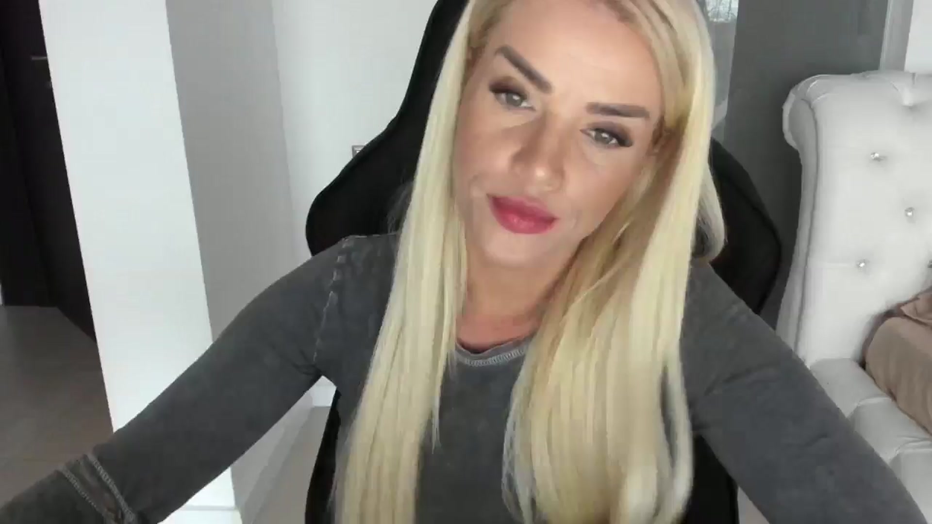 Gallery image thumbnail from Allesia_'s myfreecams stream on, 12/04/2024, 11:41 image 3 of 20