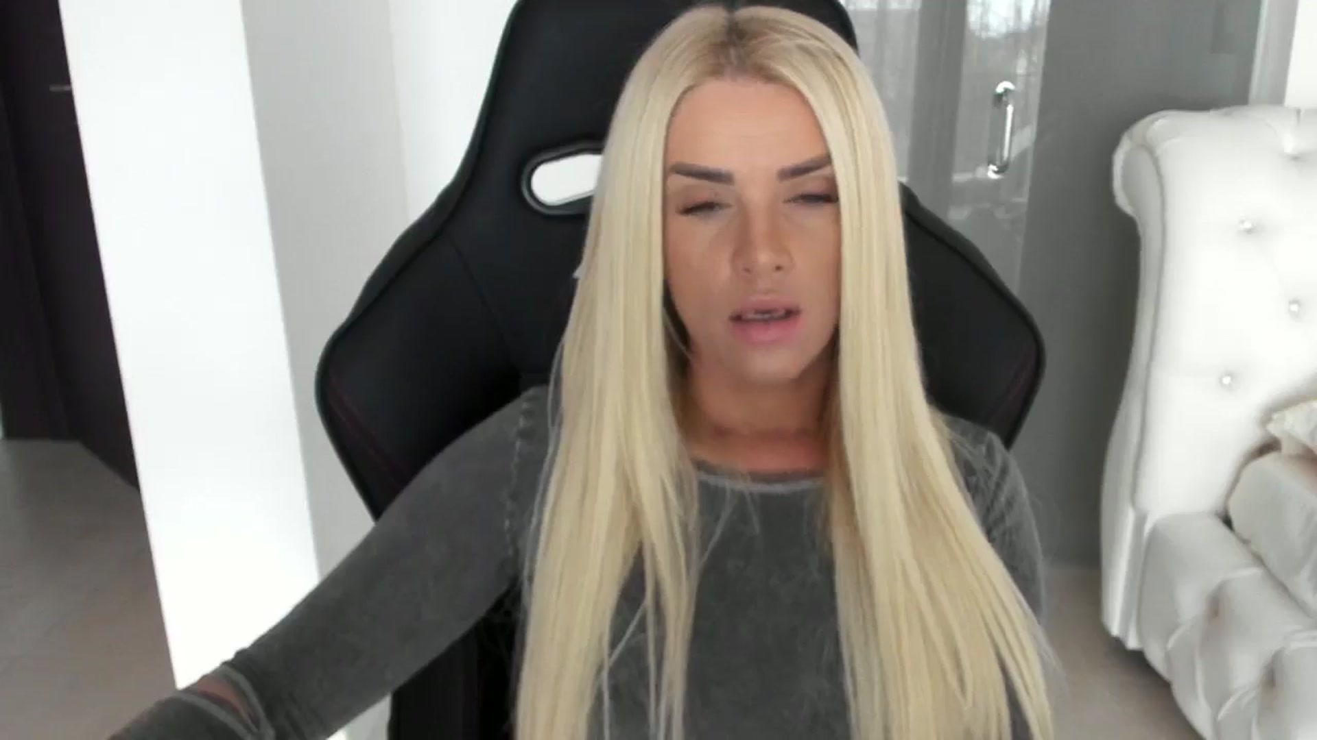 Gallery image thumbnail from Allesia_'s myfreecams stream on, 12/11/2024, 11:22 image 11 of 20