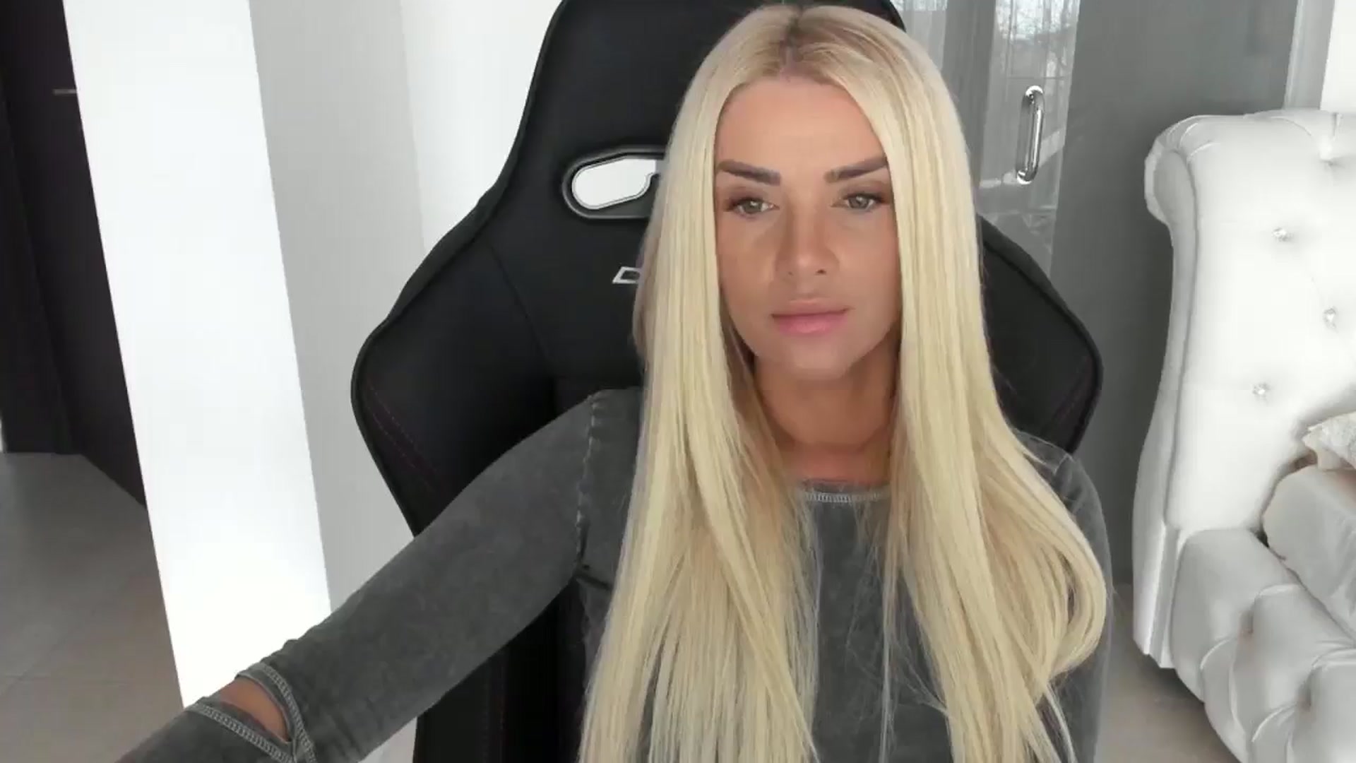 Gallery image thumbnail from Allesia_'s myfreecams stream on, 12/11/2024, 11:22 image 8 of 20