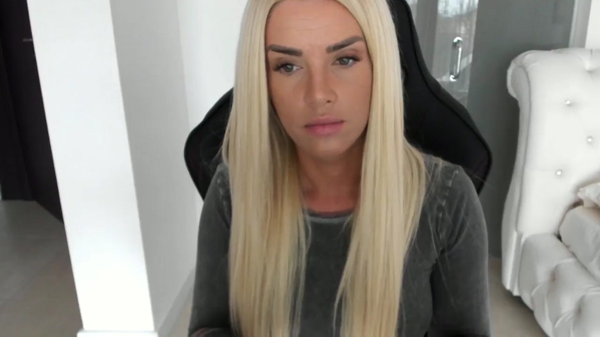 Gallery image thumbnail from Allesia_'s myfreecams stream on, 12/11/2024, 11:22 image 17 of 20