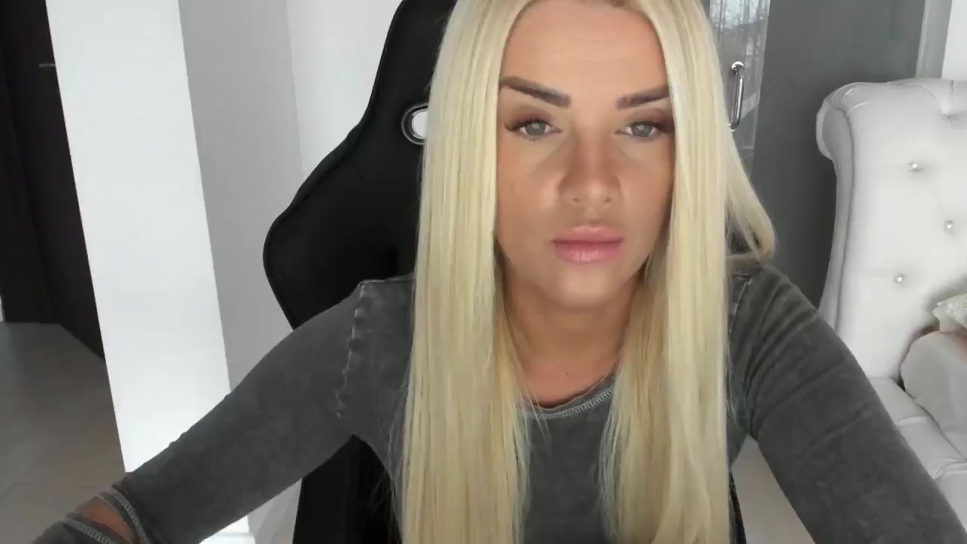 Gallery image thumbnail from Allesia_'s myfreecams stream on, 12/11/2024, 11:22 image 1 of 20