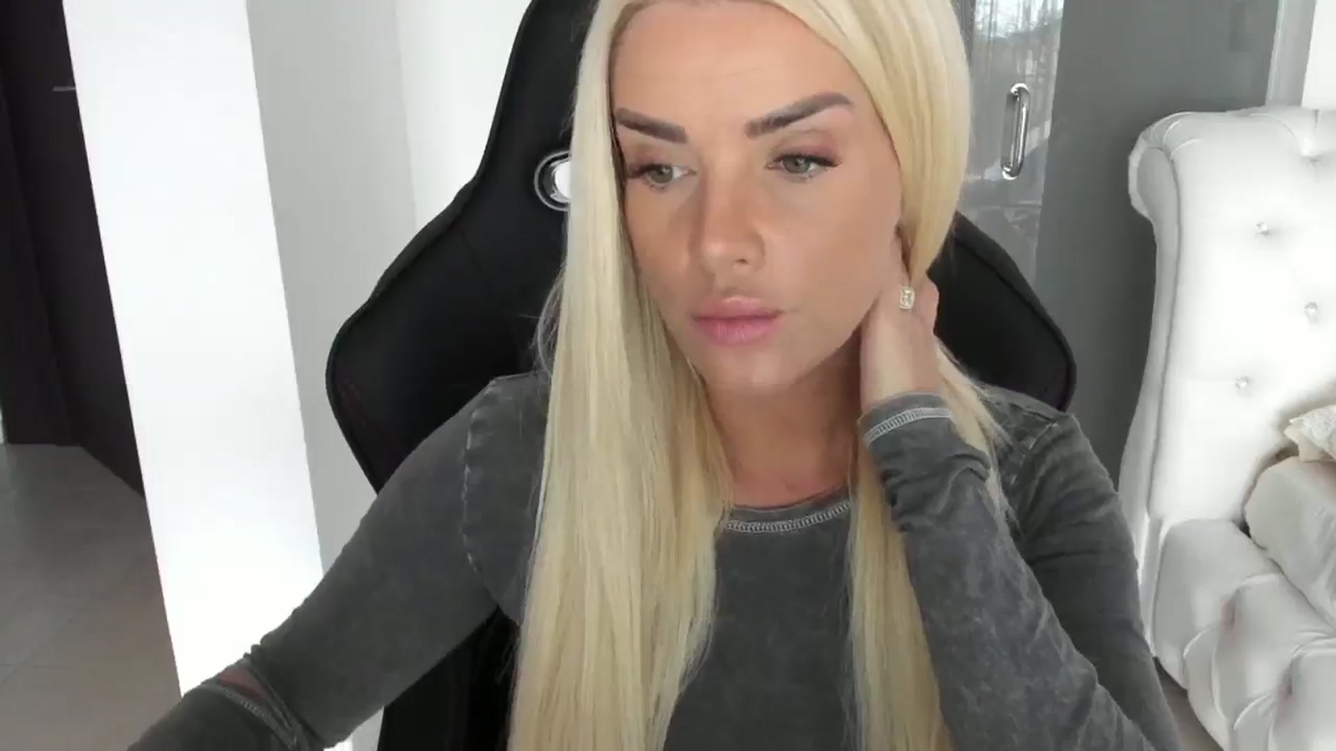 Gallery image thumbnail from Allesia_'s myfreecams stream on, 12/11/2024, 11:22 image 15 of 20